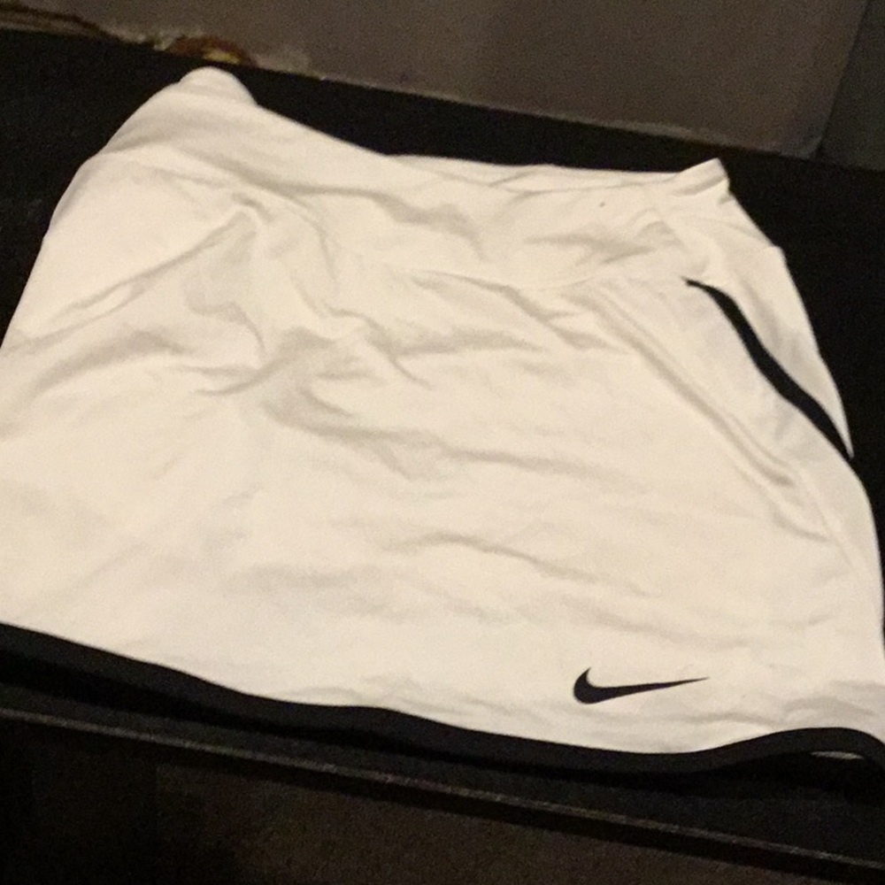 White Nike skorts